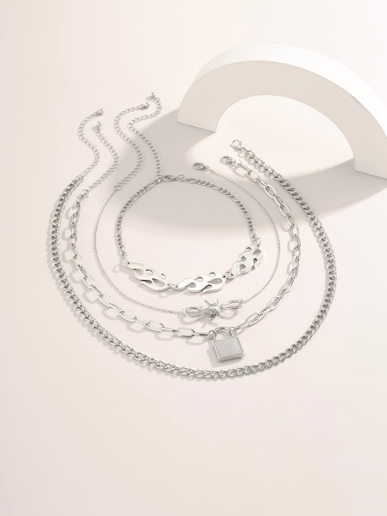 4pcs Flame Decor Necklace