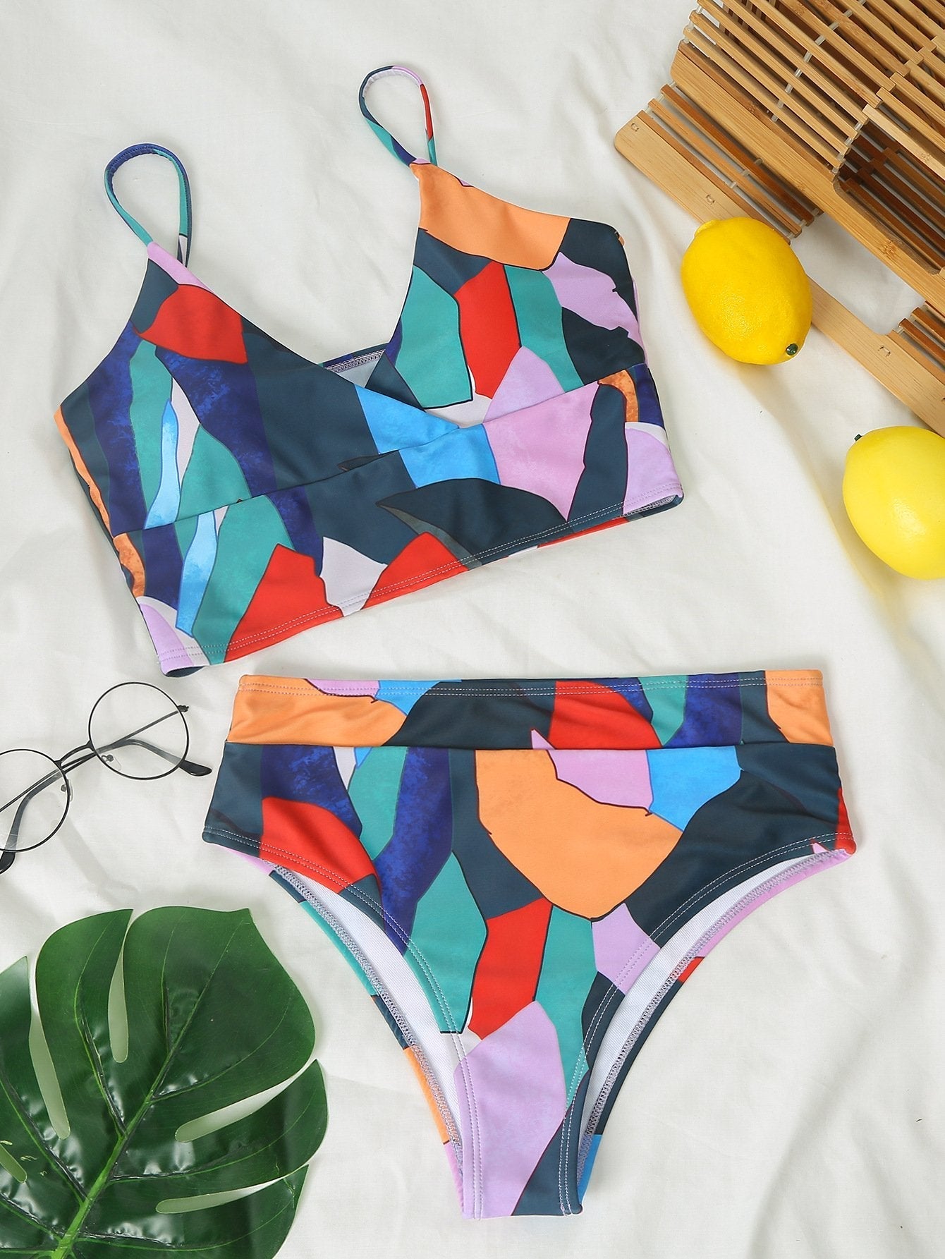 Geometric Print V-neck Bikini Set - Bikinis - INS | Online Fashion Free Shipping Clothing, Dresses, Tops, Shoes - 18/03/2021 - Beach - Bikini